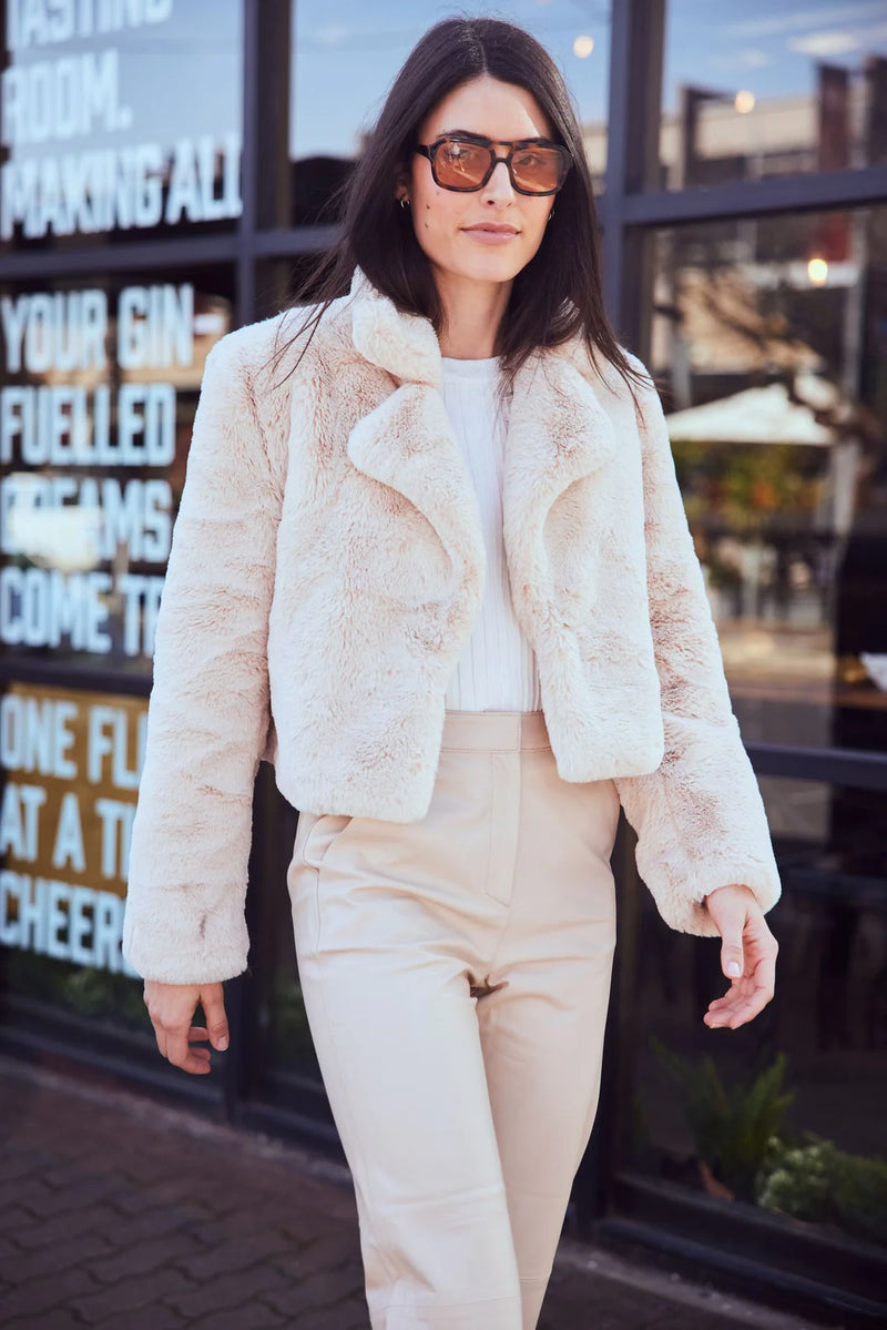 FAUX FUR CROPPED JACKET